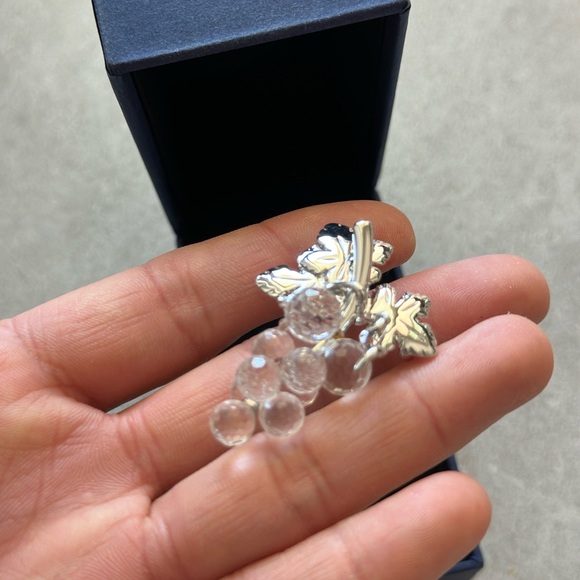 Moving Sale | Swarovski brooch pin transparent grape excellent in original box - Picture 11 of 14
